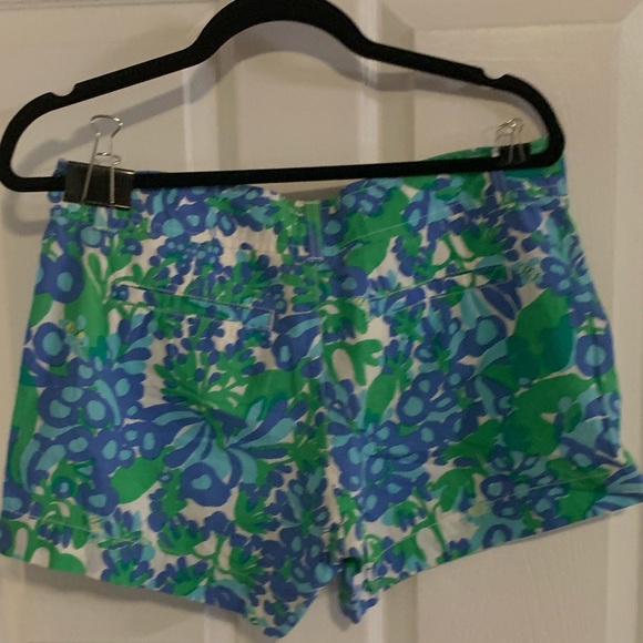 NWOT Lilly Pulitzer Bee In Your Bonnet Short Sz 8 - Picture 3 of 6